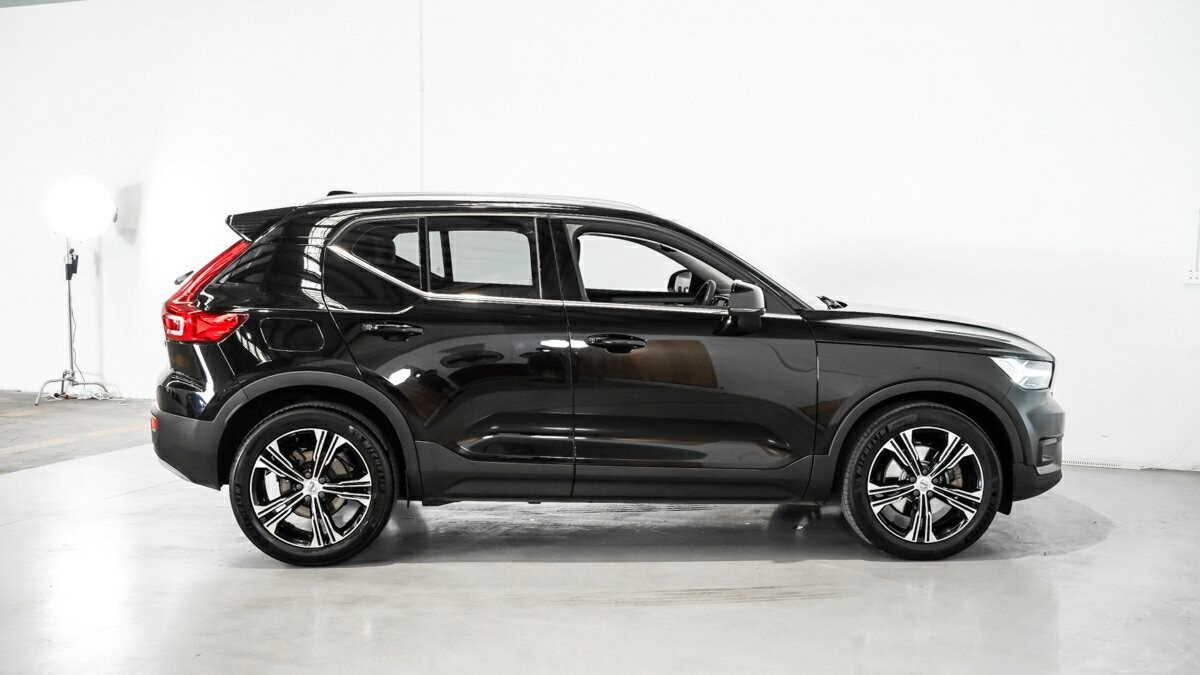 Volvo Xc40 image 3