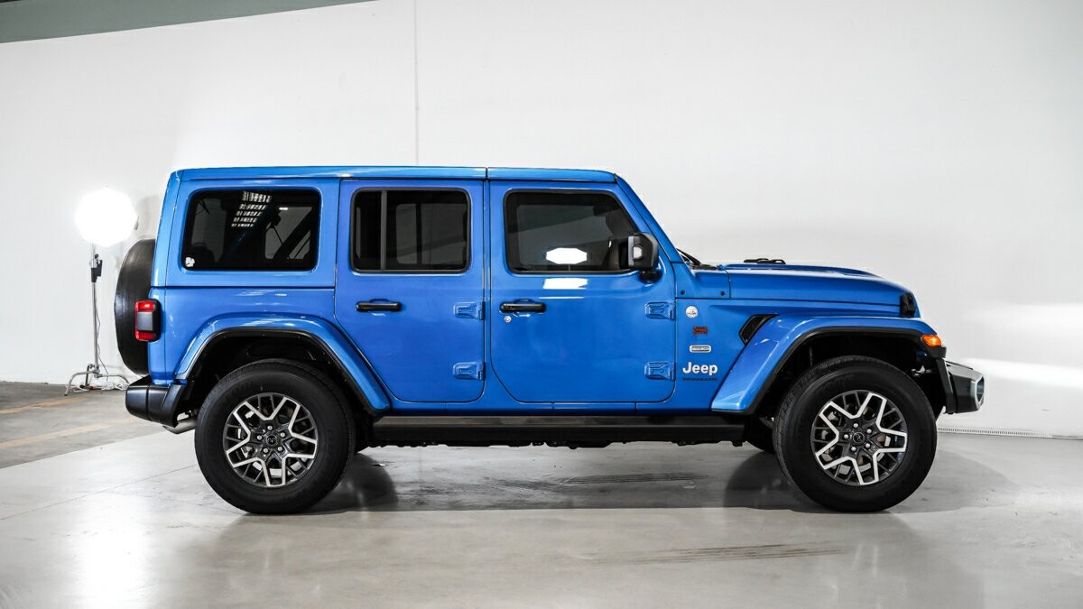 Jeep Wrangler image 3