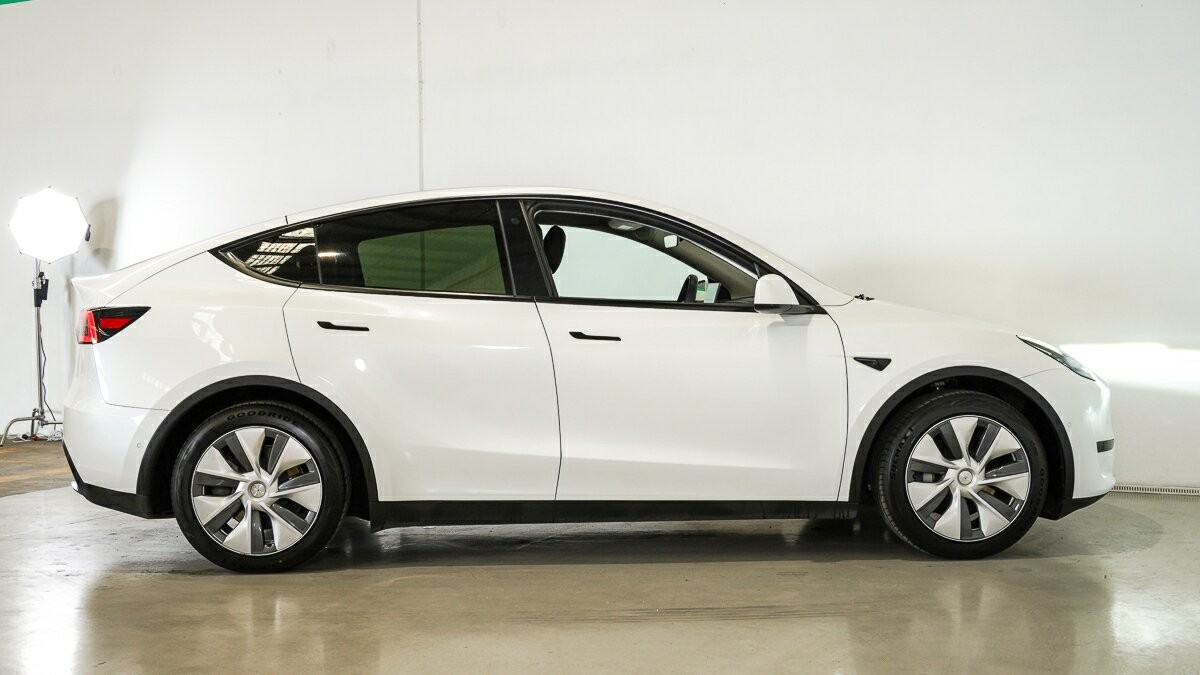 Tesla Model Y image 3