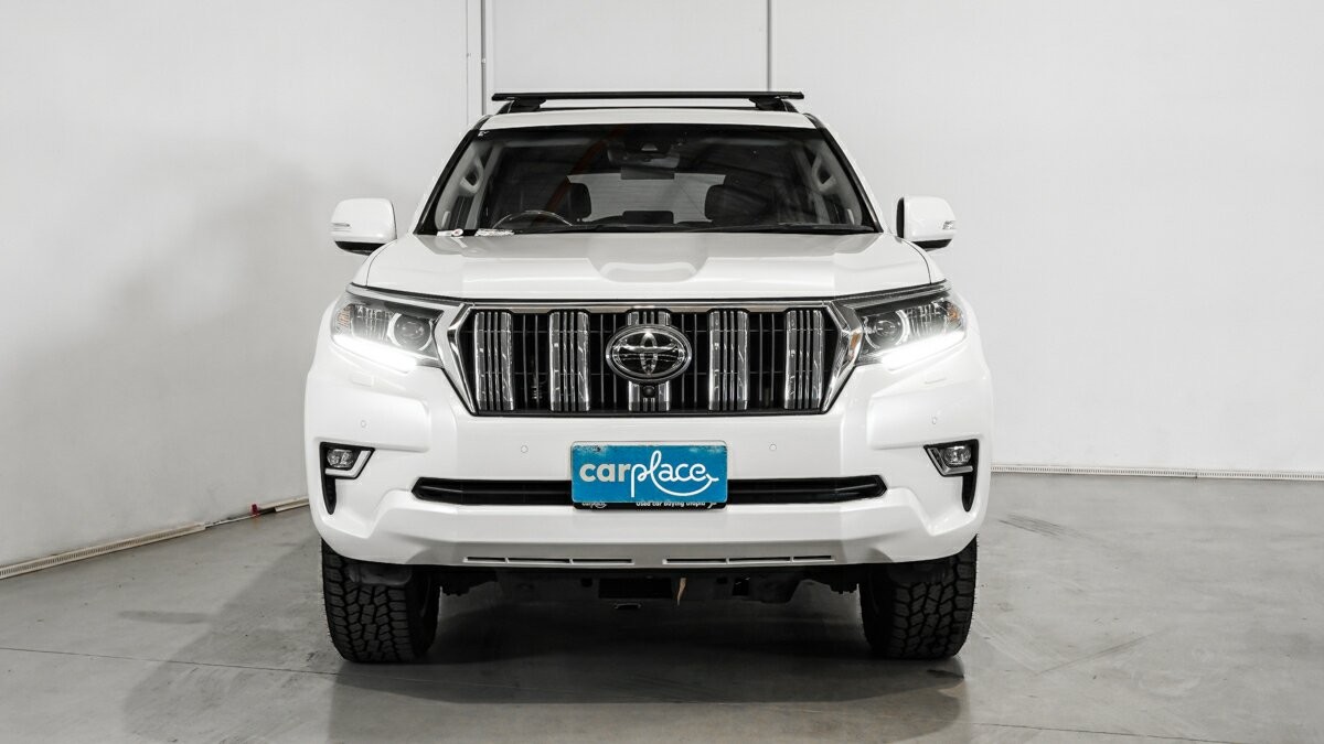 Toyota Landcruiser Prado image 2