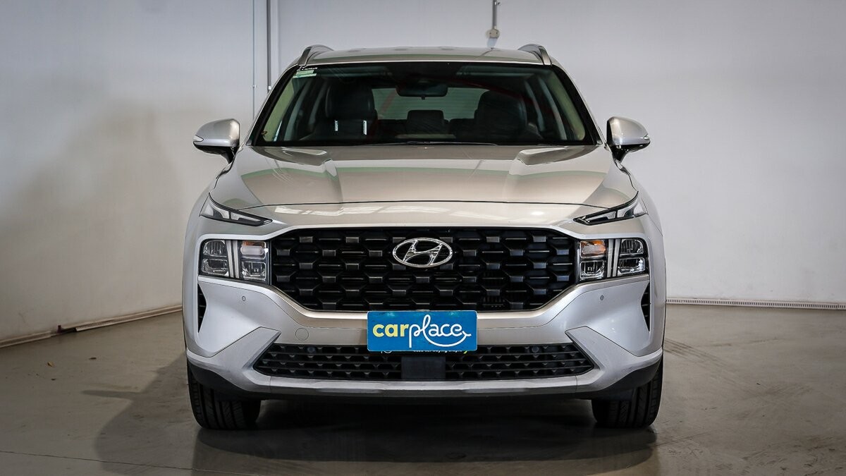 Hyundai Santa Fe image 2