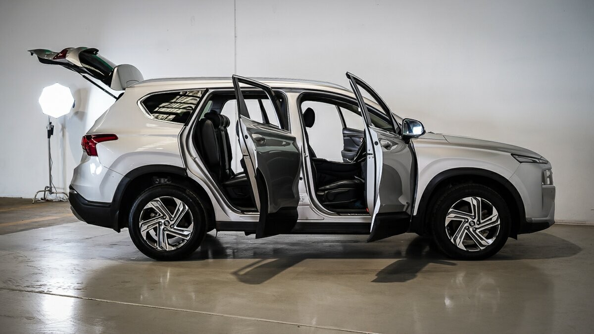 Hyundai Santa Fe image 4