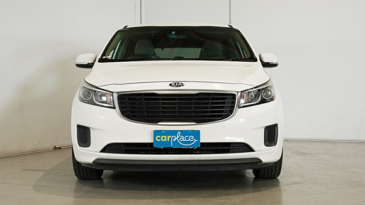 Kia Carnival image 2