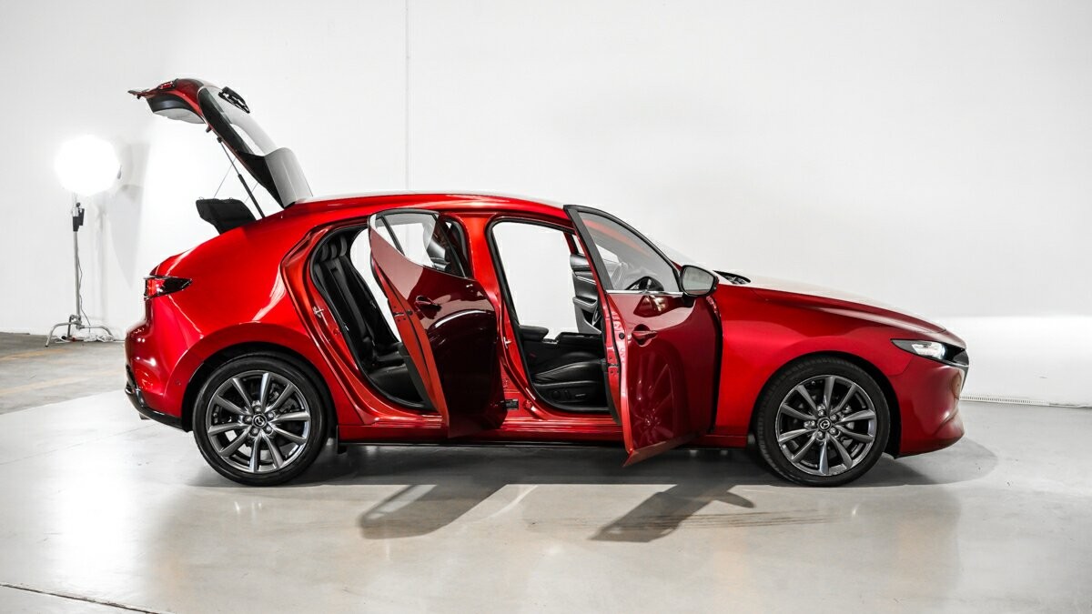 Mazda 3 image 4