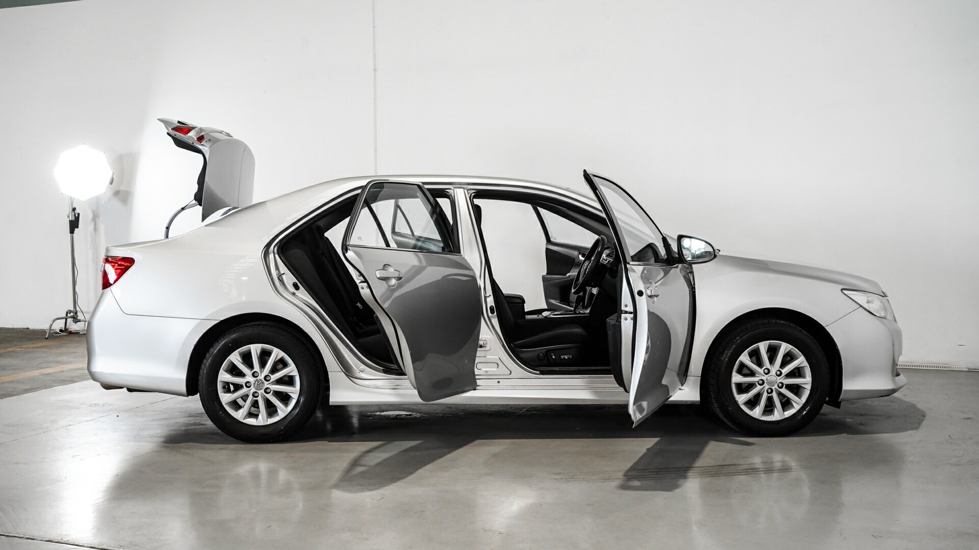 Toyota Aurion image 4