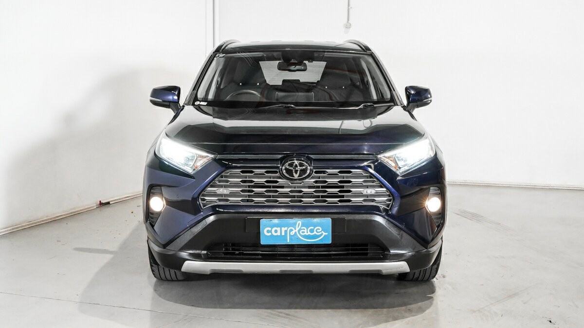Toyota Rav4 image 2