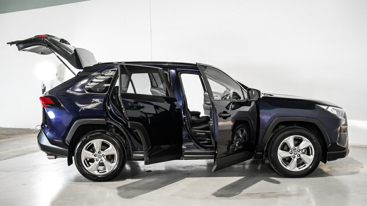 Toyota Rav4 image 4