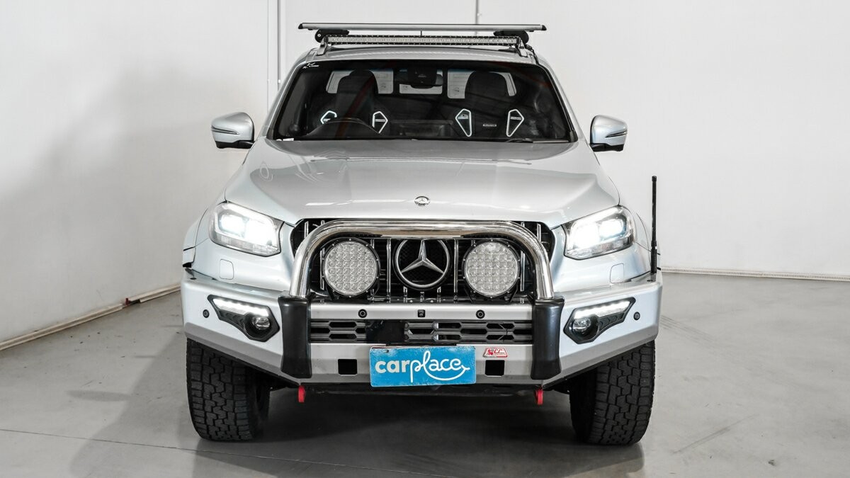 Mercedes Benz X-class image 2