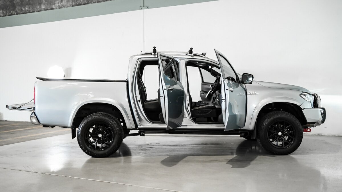 Mercedes Benz X-class image 4