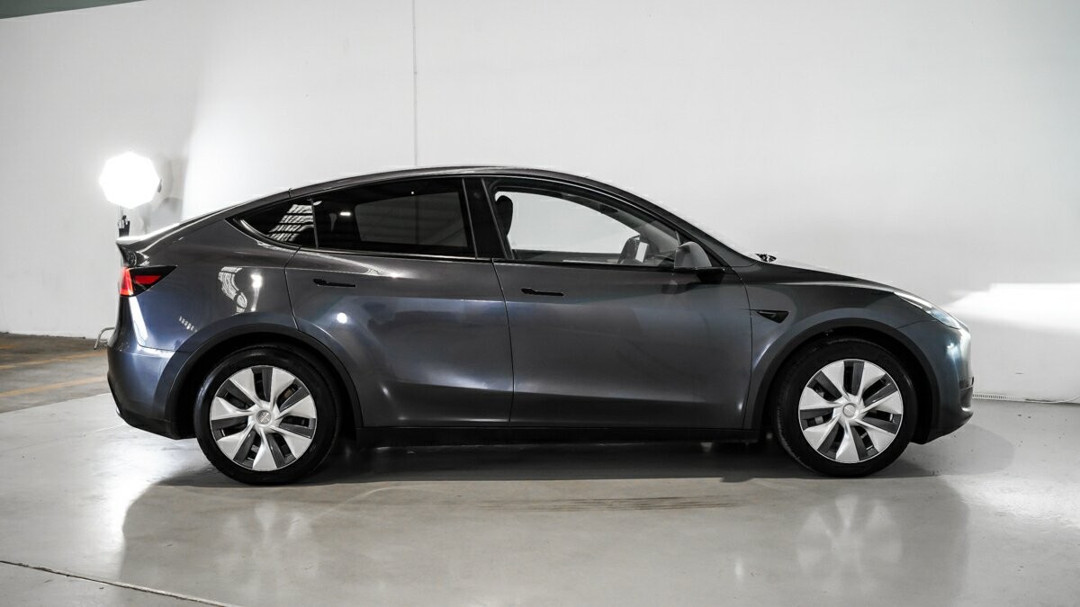 Tesla Model Y image 3