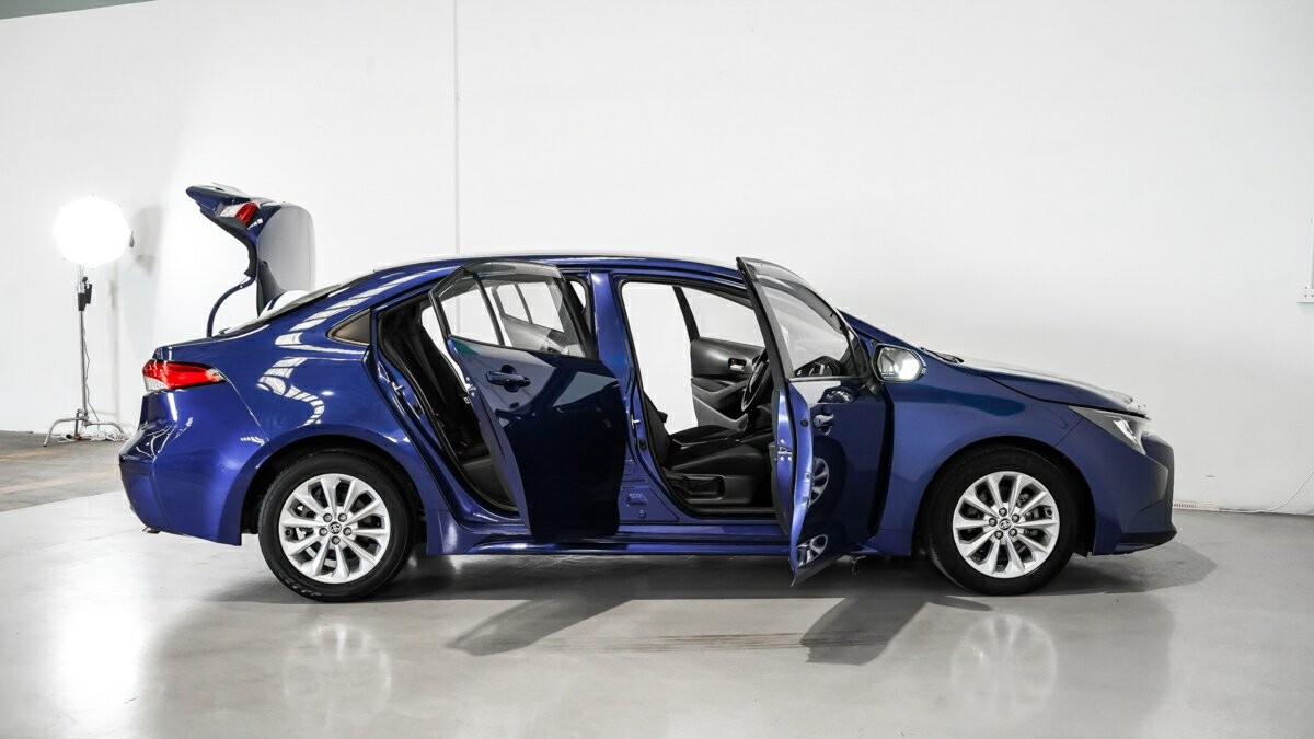 Toyota Corolla image 4