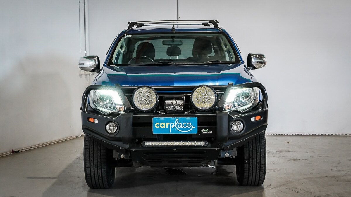 Mitsubishi Triton image 2