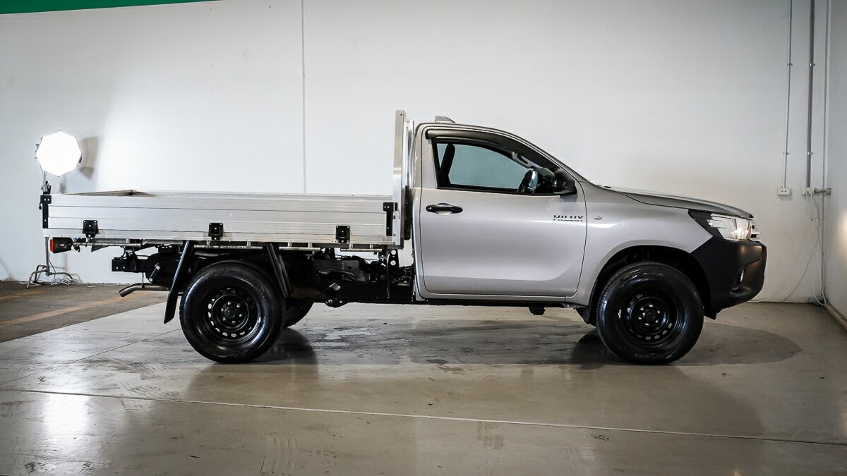 Toyota Hilux image 3