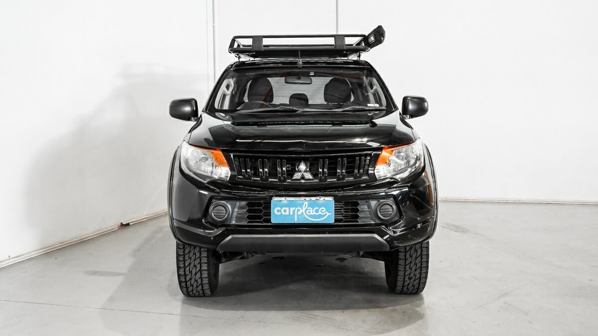 Mitsubishi Triton image 2