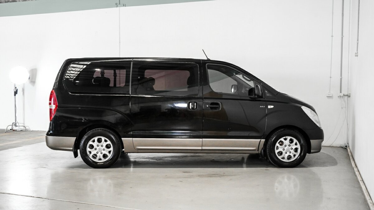 Hyundai Imax image 3