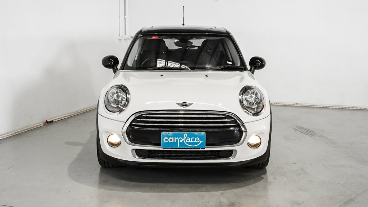 Mini Hatch image 2