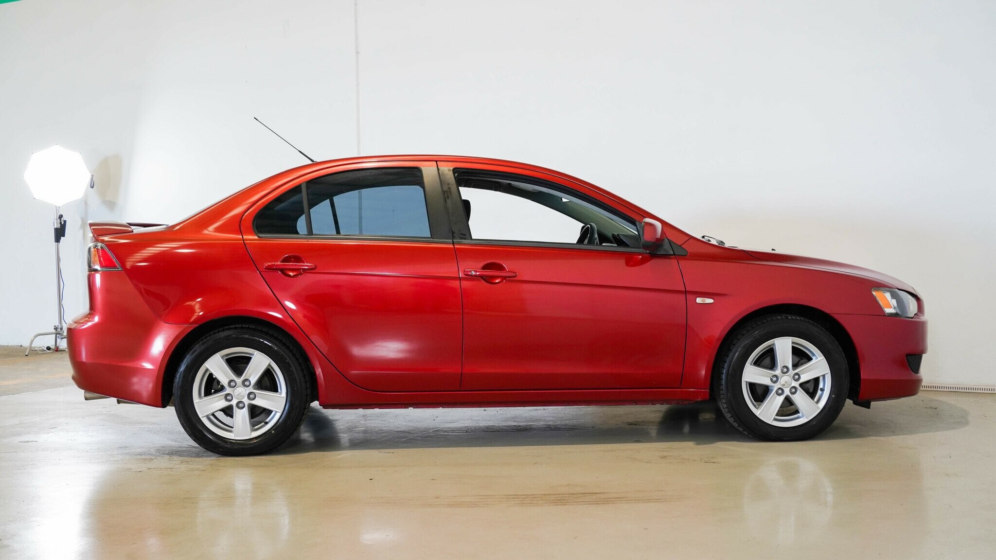 Mitsubishi Lancer image 3