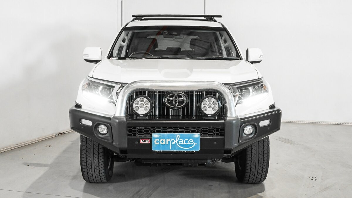 Toyota Landcruiser Prado image 2