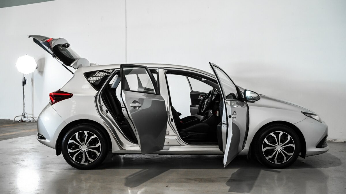 Toyota Corolla image 4