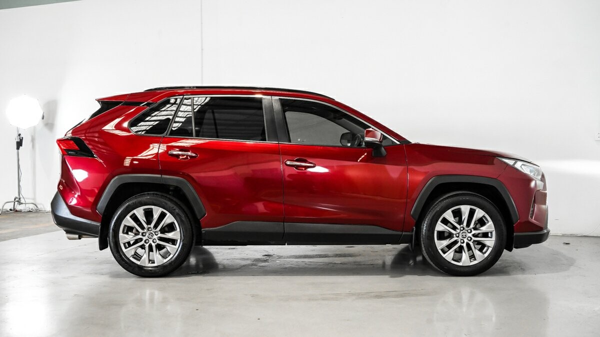 Toyota Rav4 image 3