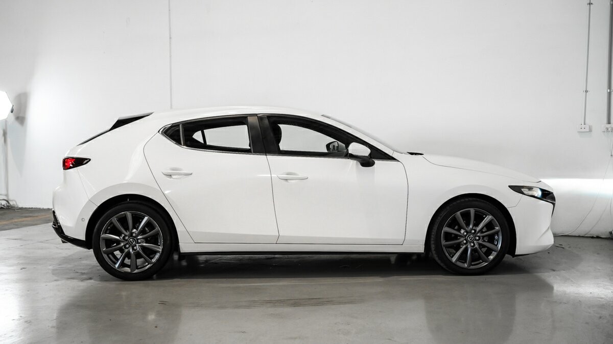 Mazda 3 image 3