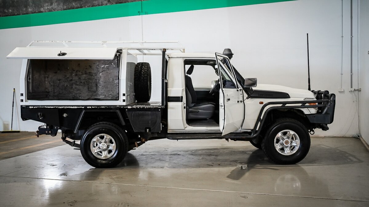 Toyota Landcruiser image 4