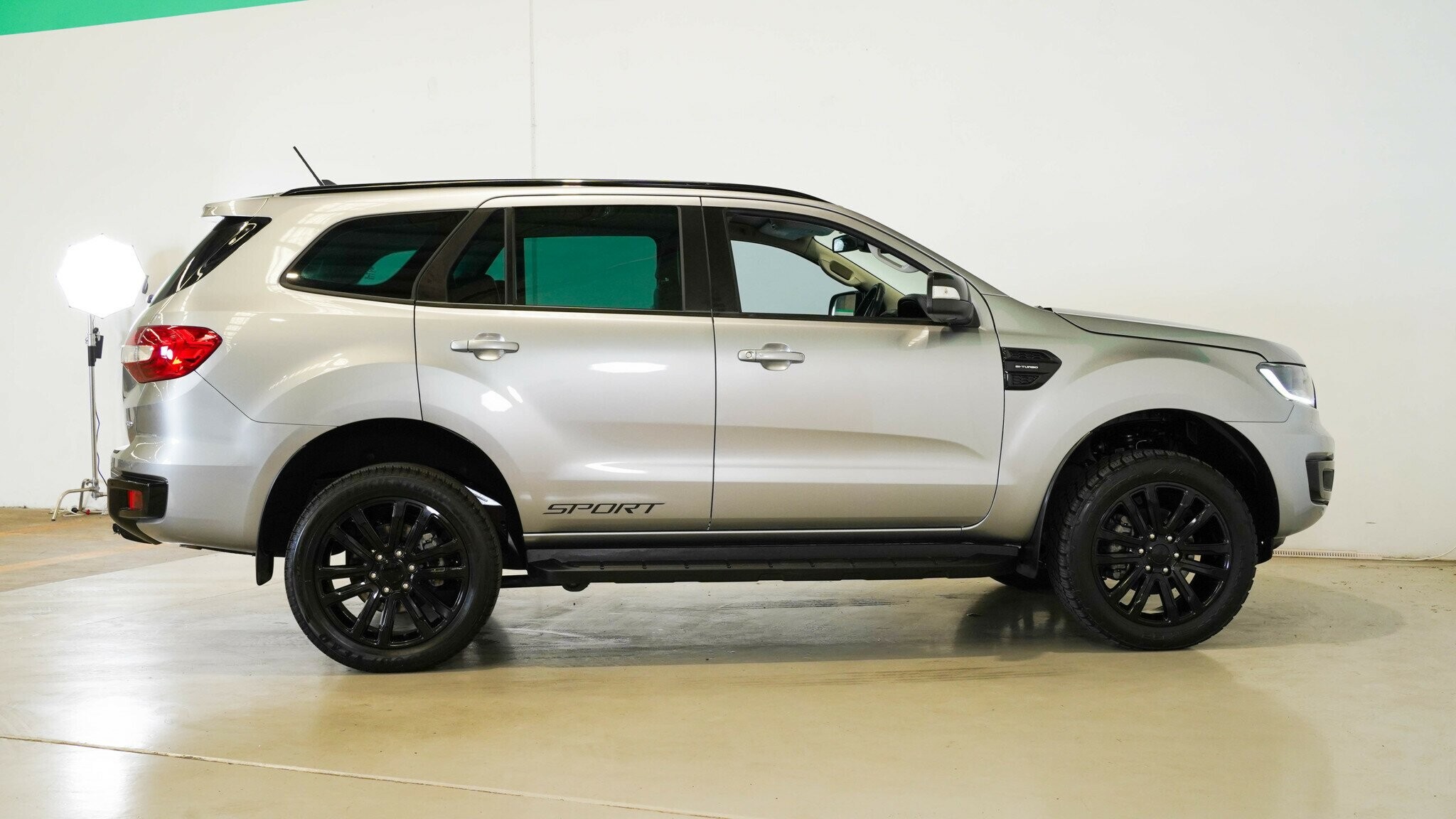 Ford Everest image 3