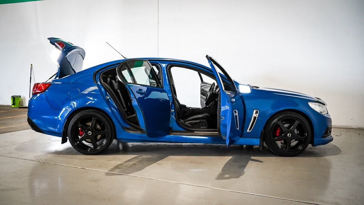 Holden Commodore image 4