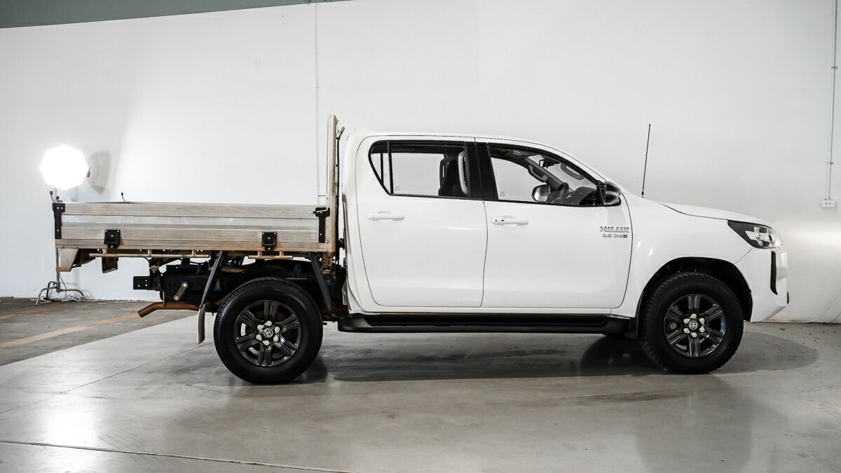 Toyota Hilux image 3