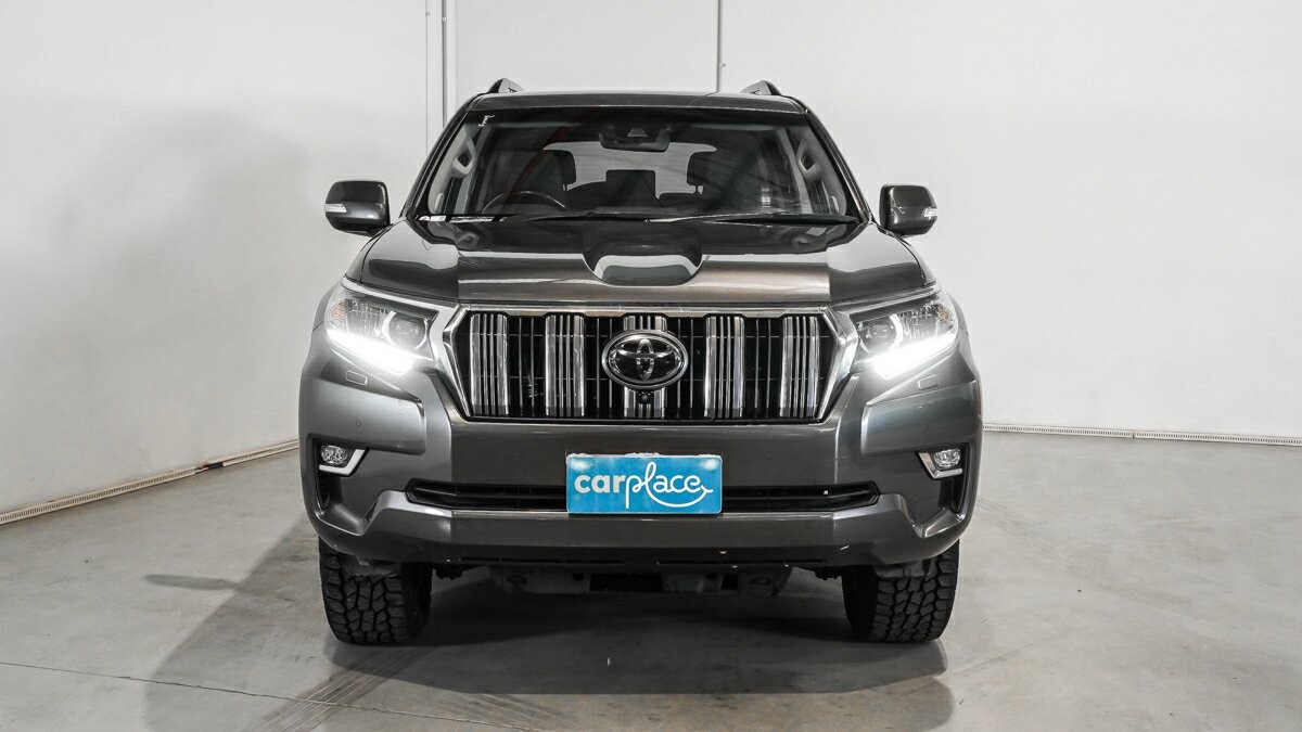 Toyota Landcruiser Prado image 2