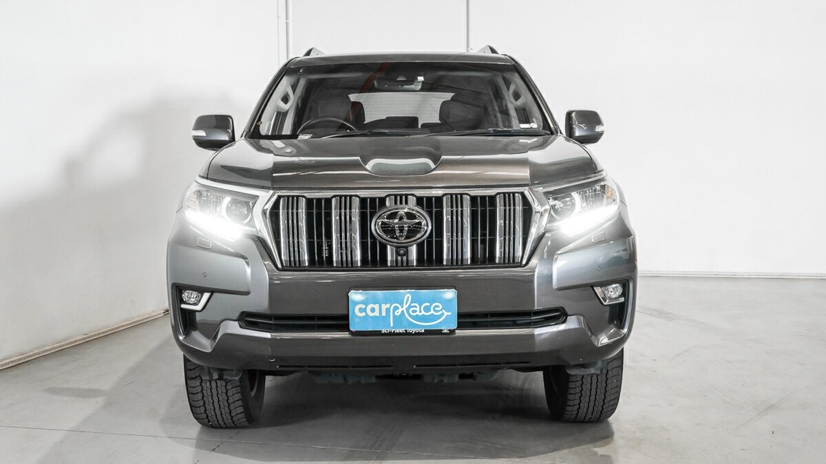 Toyota Landcruiser Prado image 2