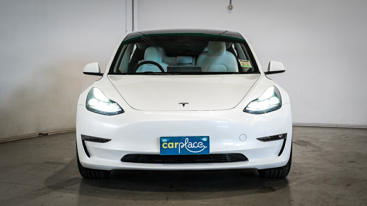 Tesla Model 3 image 2