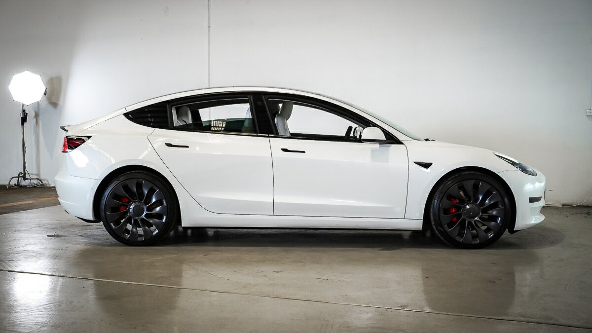 Tesla Model 3 image 3