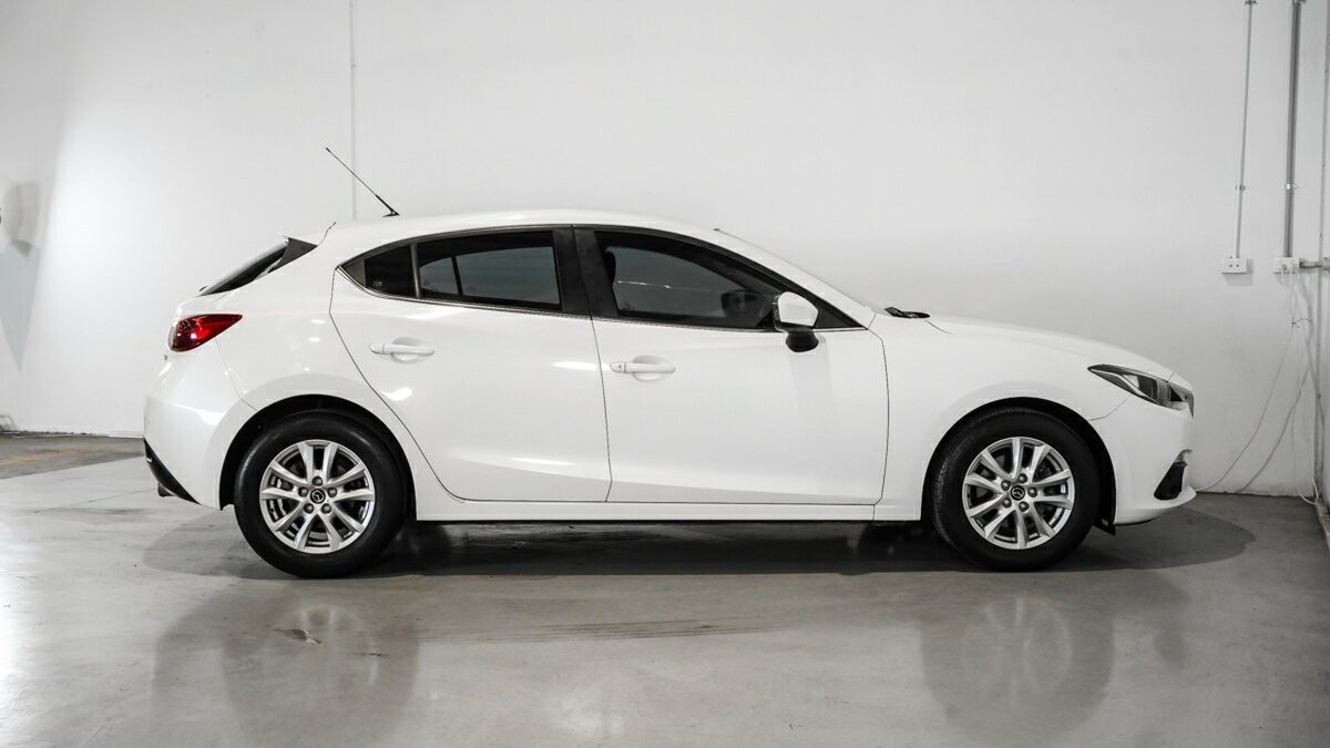 Mazda 3 image 3