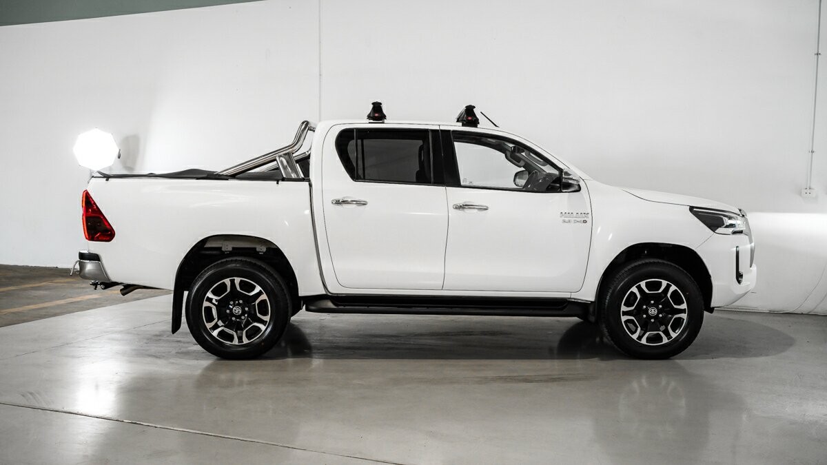 Toyota Hilux image 3