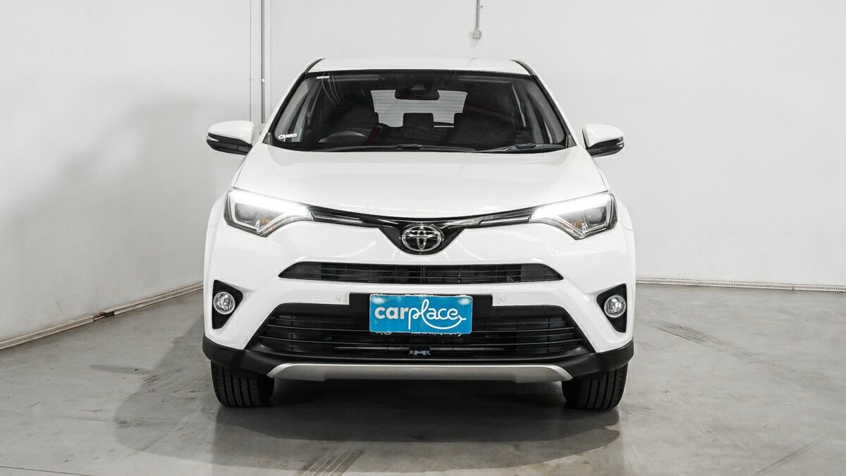Toyota Rav4 image 2