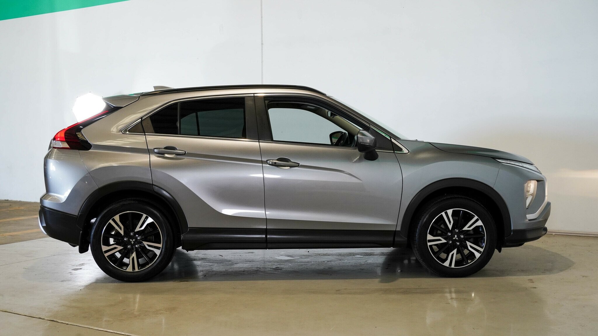 Mitsubishi Eclipse Cross image 3