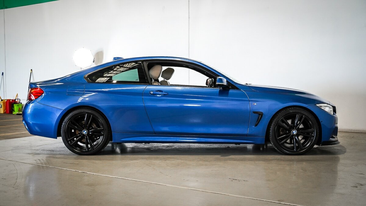 BMW 4 Series image 3