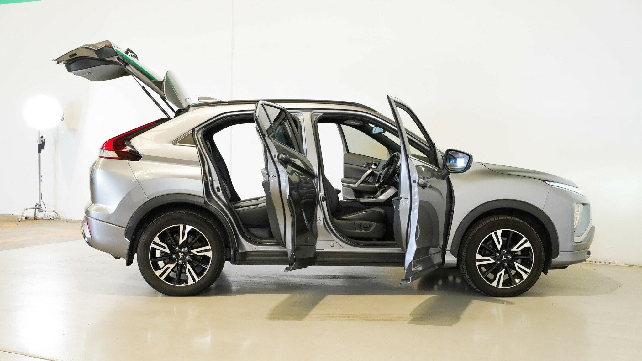 Mitsubishi Eclipse Cross image 4