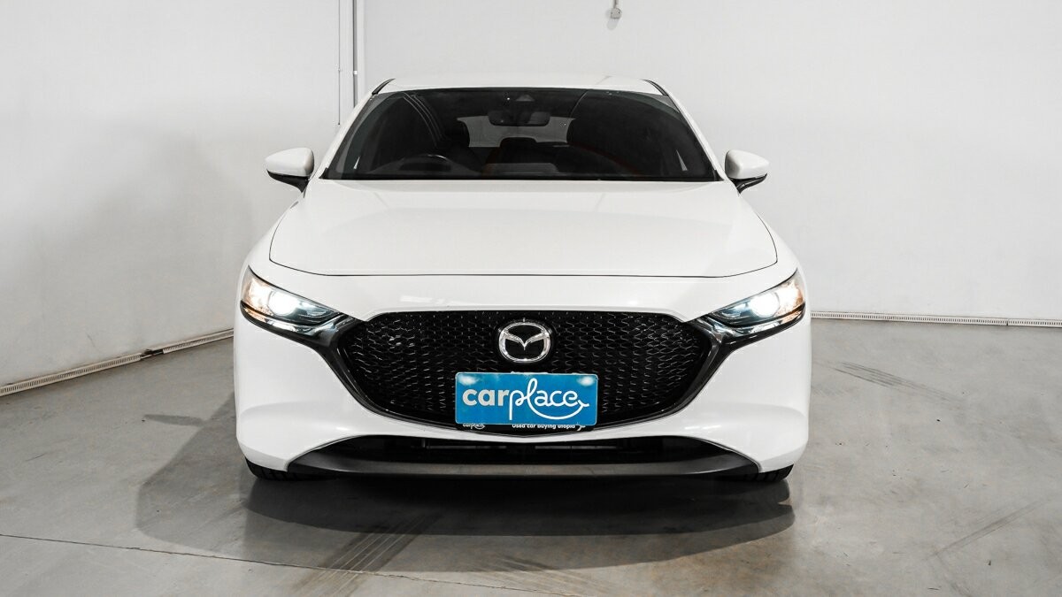 Mazda 3 image 2
