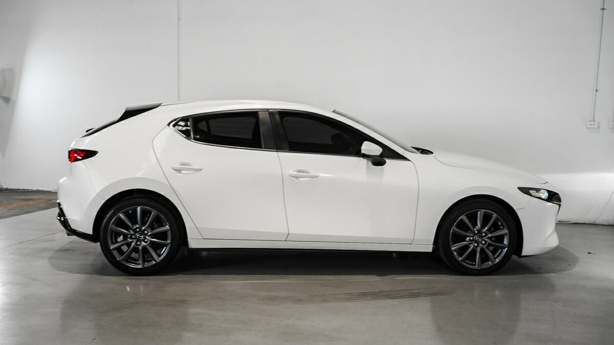Mazda 3 image 3