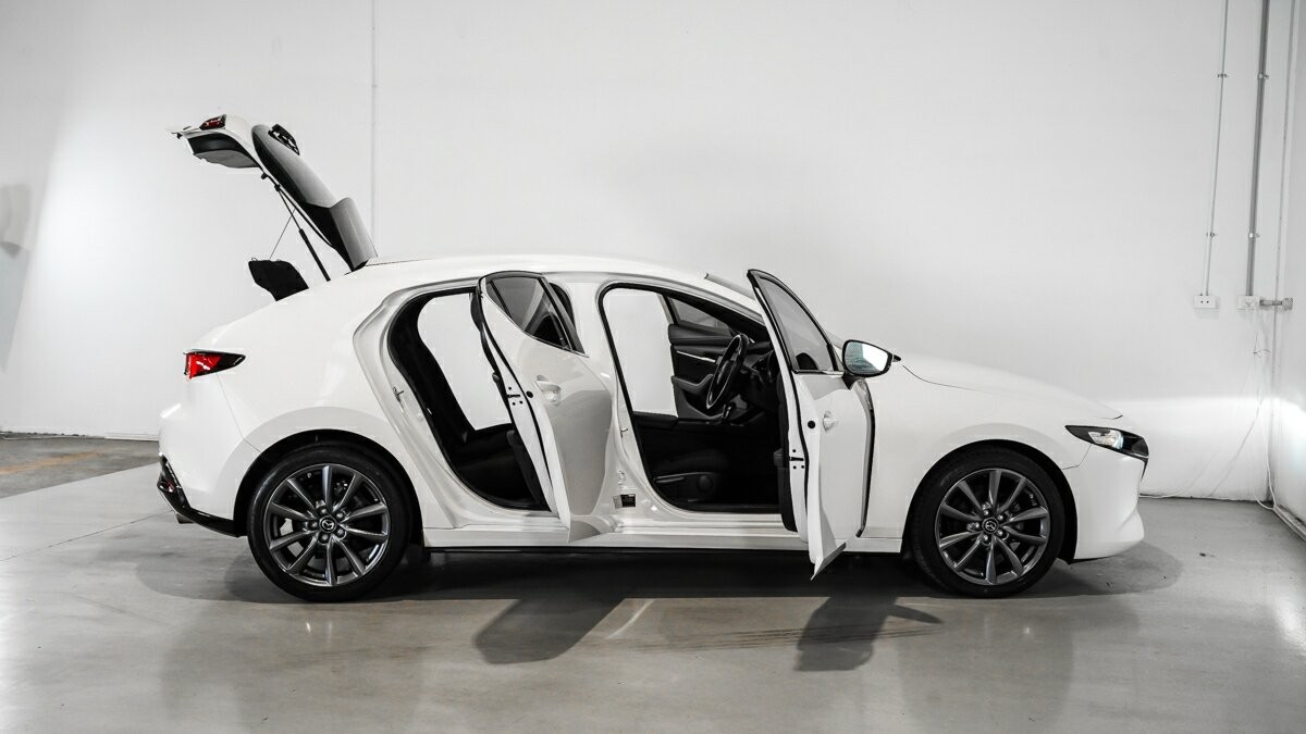 Mazda 3 image 4