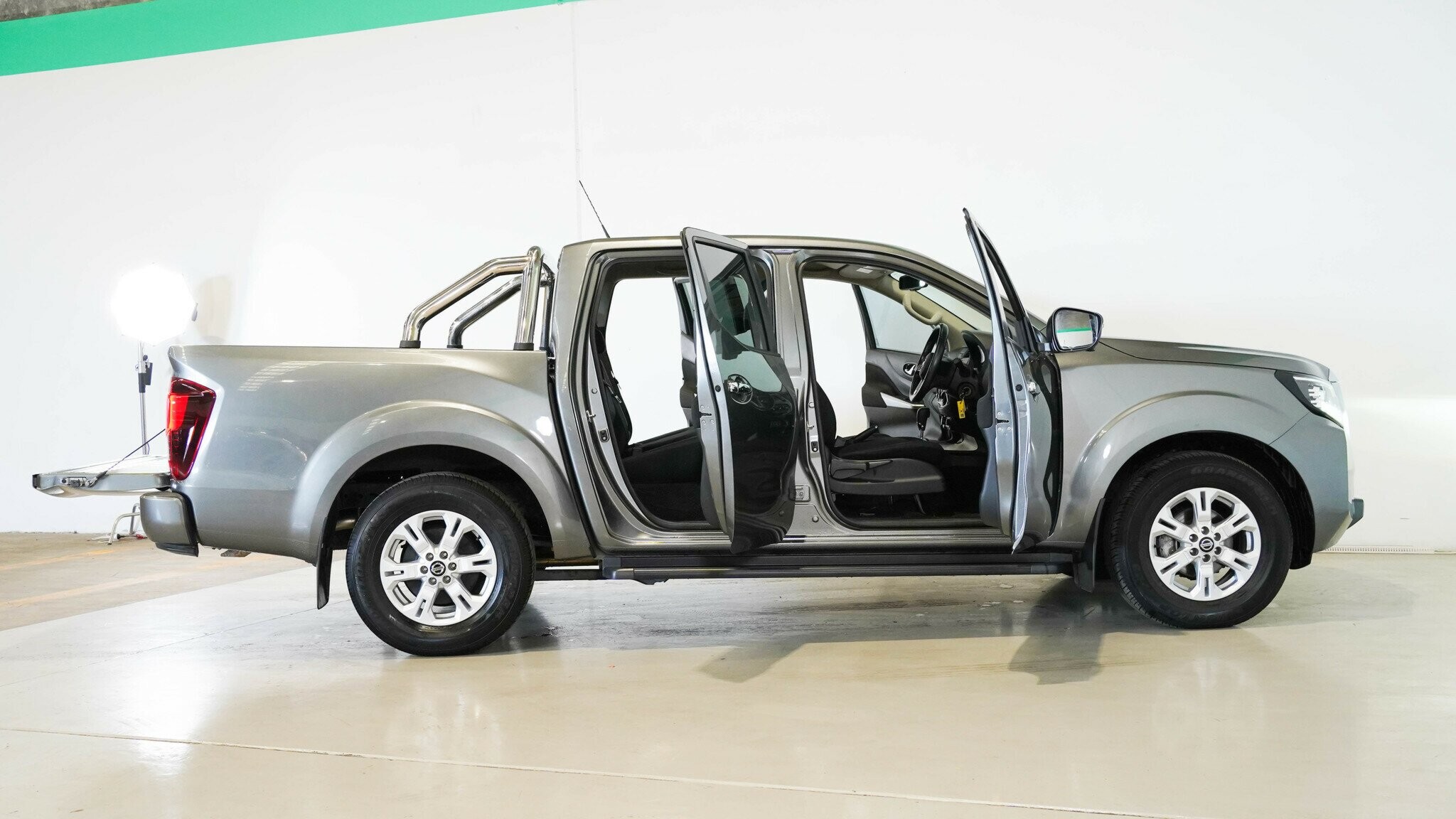 Nissan Navara image 4