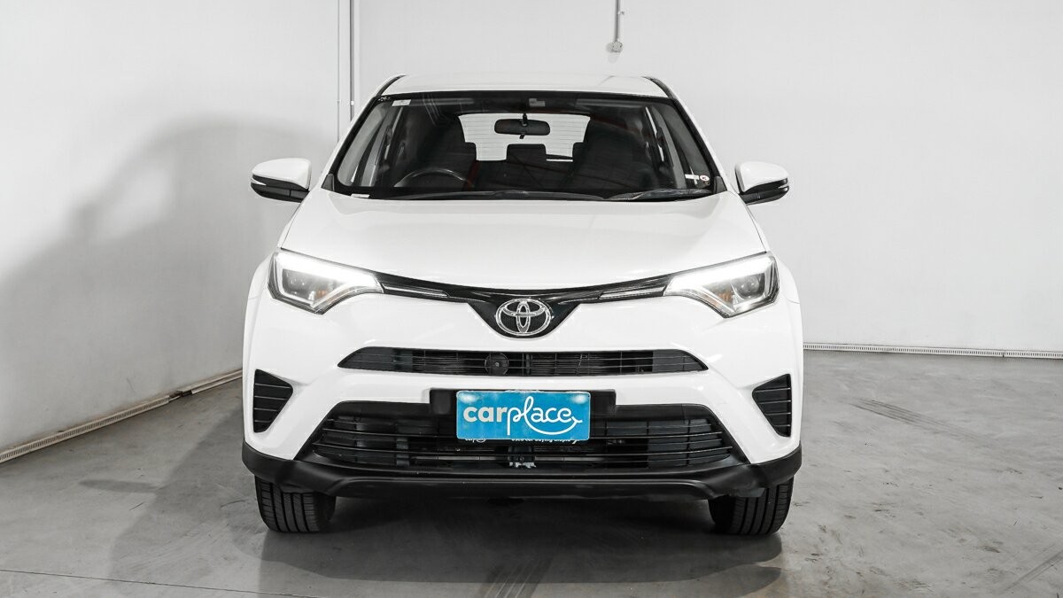 Toyota Rav4 image 2