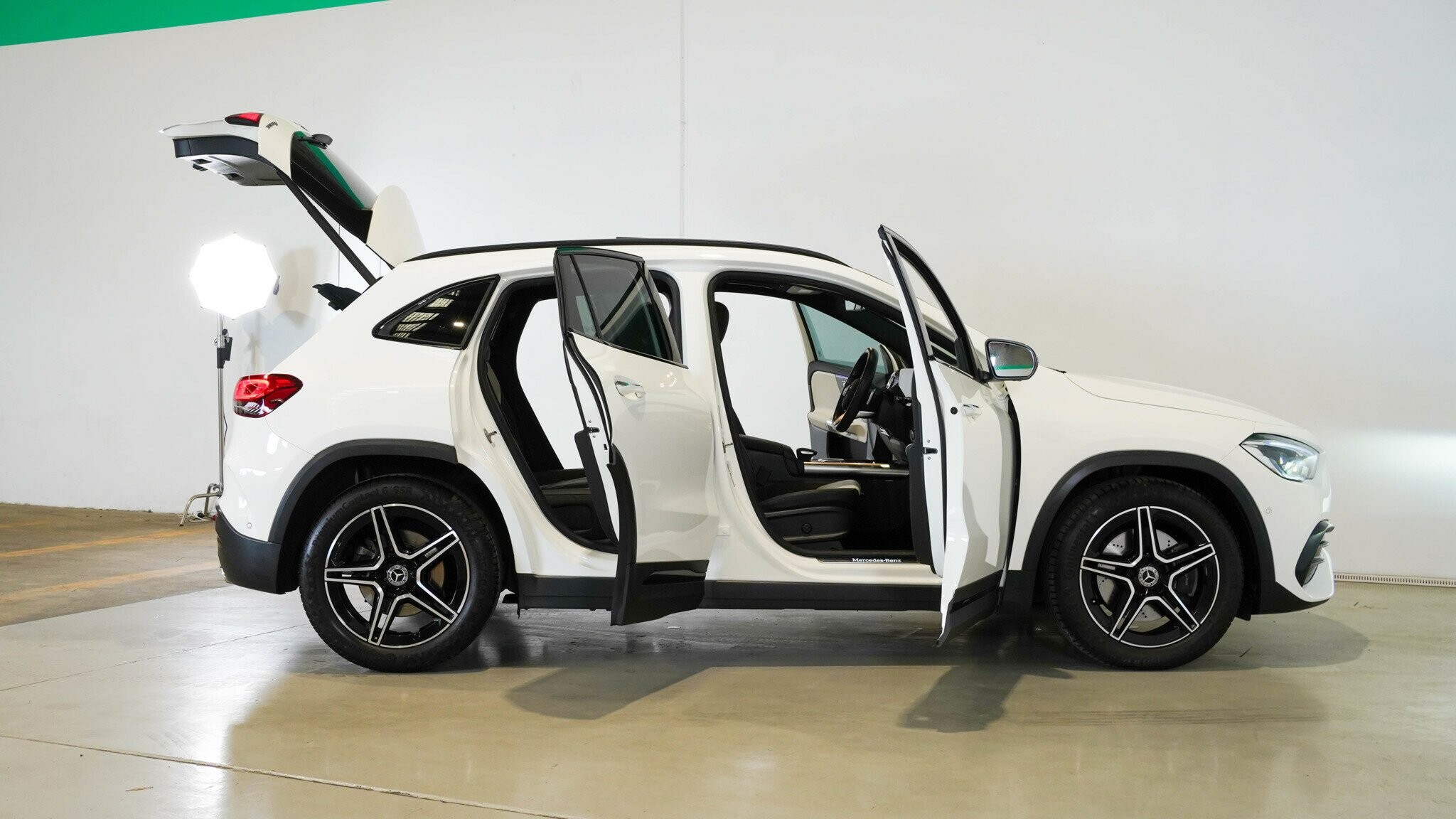 Mercedes Benz Gla-class image 4