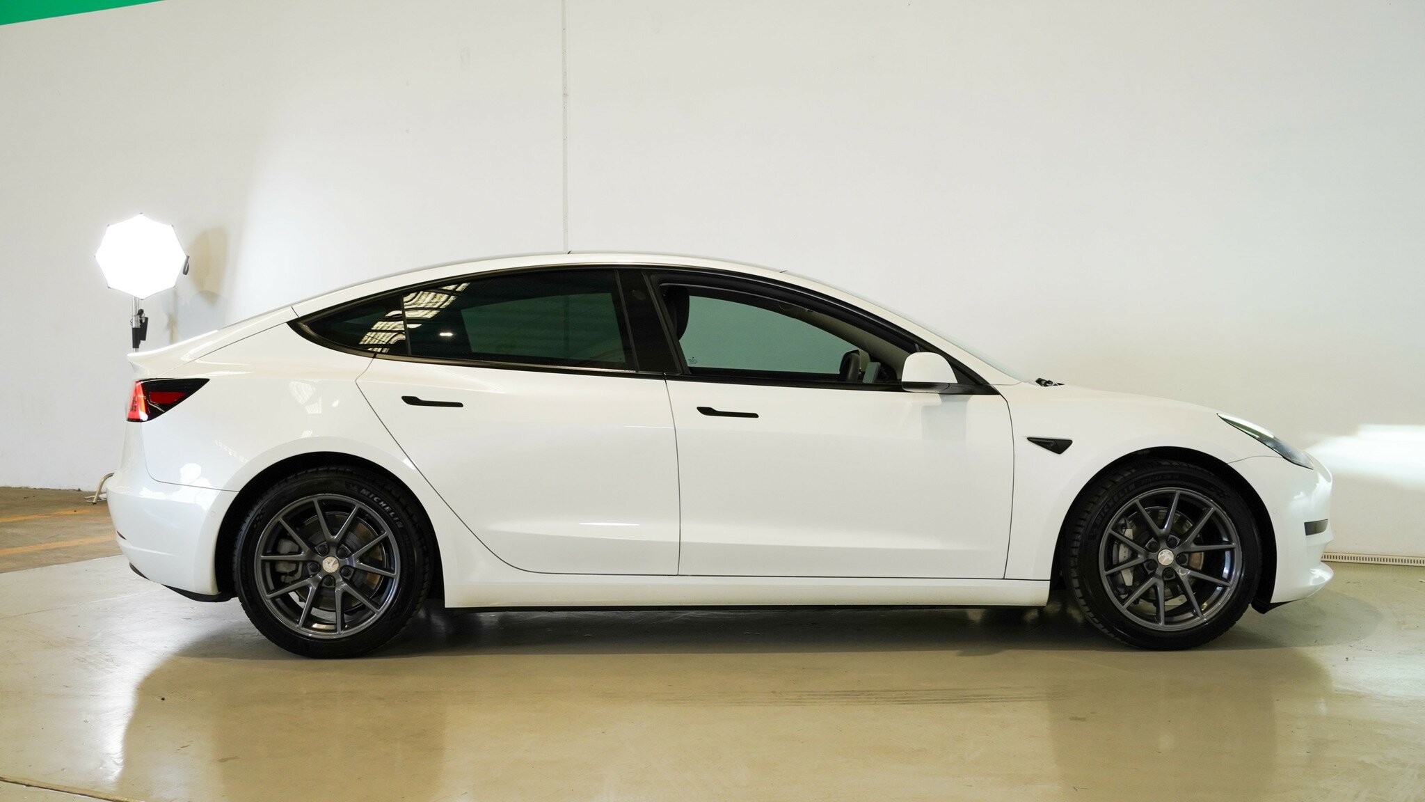 Tesla Model 3 image 3