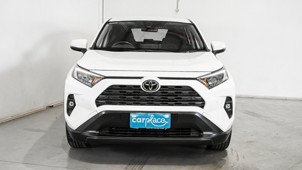 Toyota Rav4 image 2