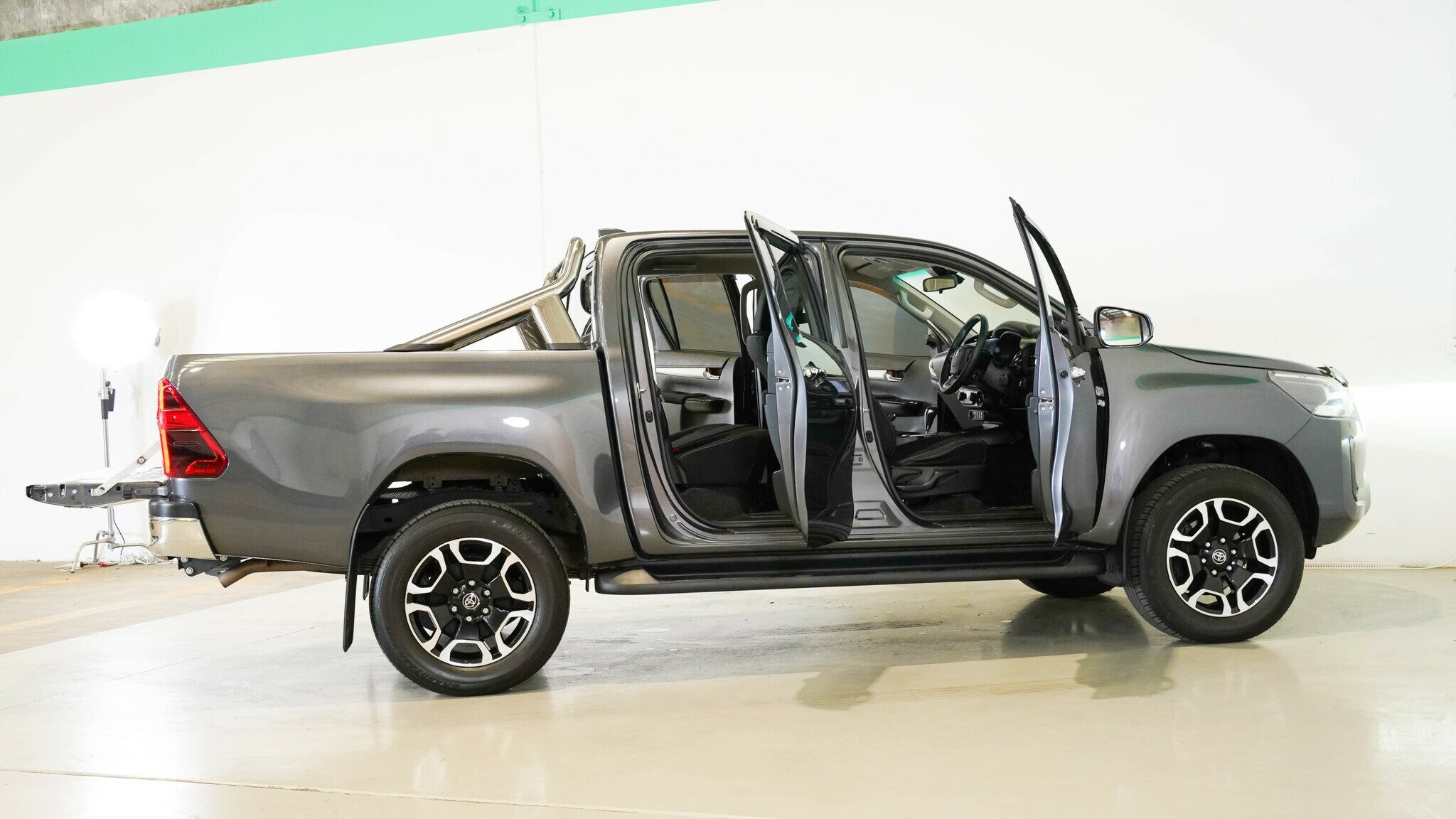Toyota Hilux image 4