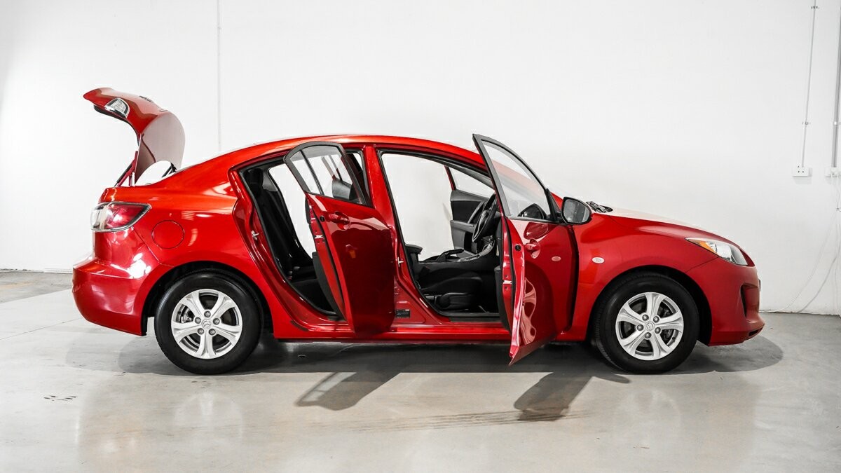 Mazda 3 image 4