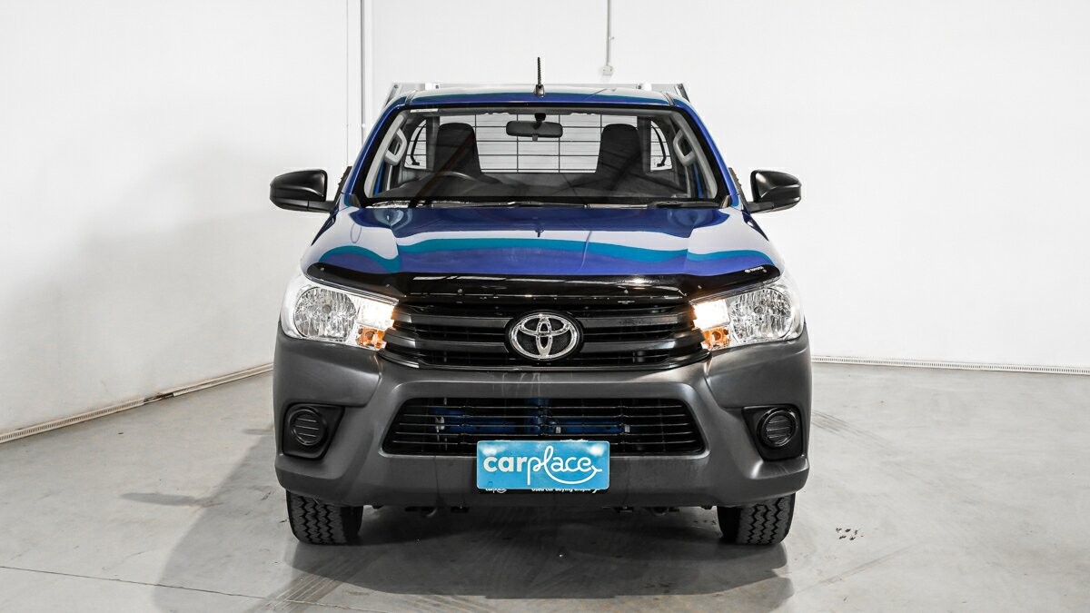 Toyota Hilux image 2